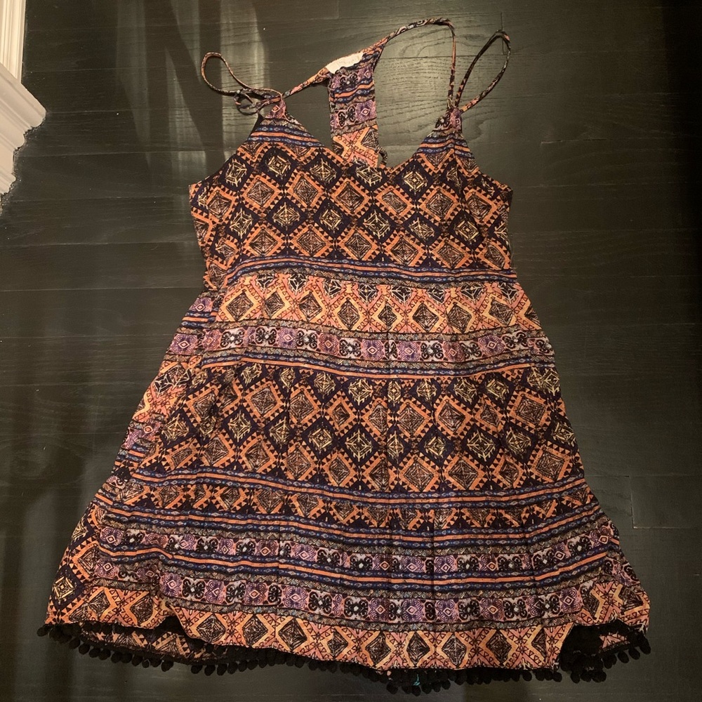 Pattern dress with cross back